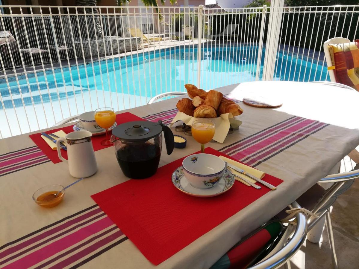 Les Cigalous Bed & Breakfast Restinclieres Ngoại thất bức ảnh